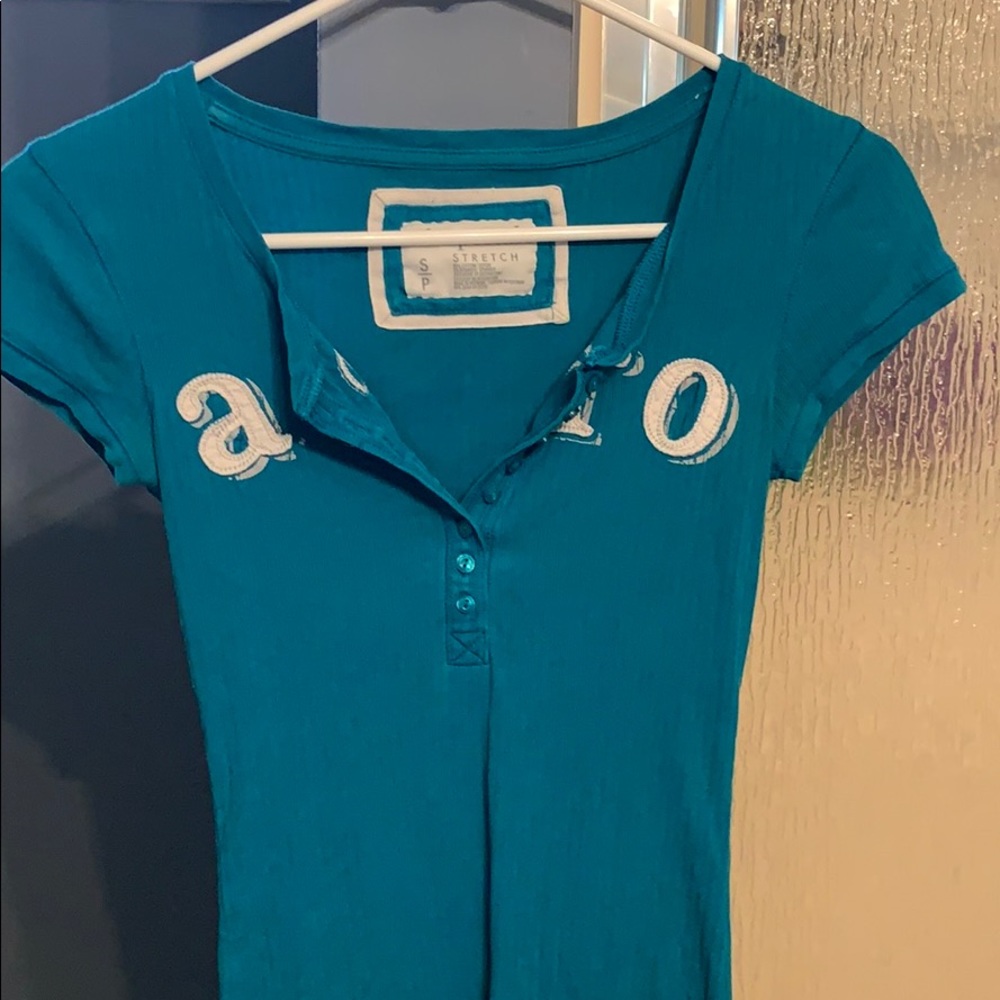 Aeropostale form fitting tee shirt!